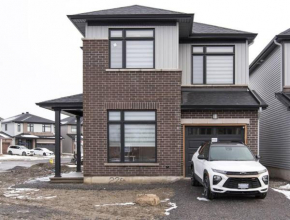 Peaceful House at Barrhaven Ottawa